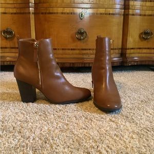 Jessica Cline boots